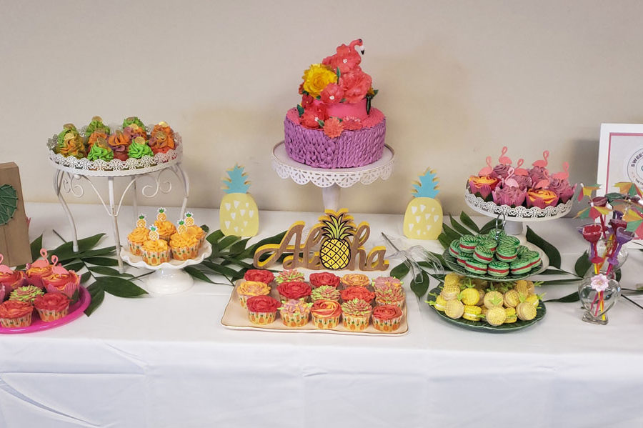 Hawaian party sweets table