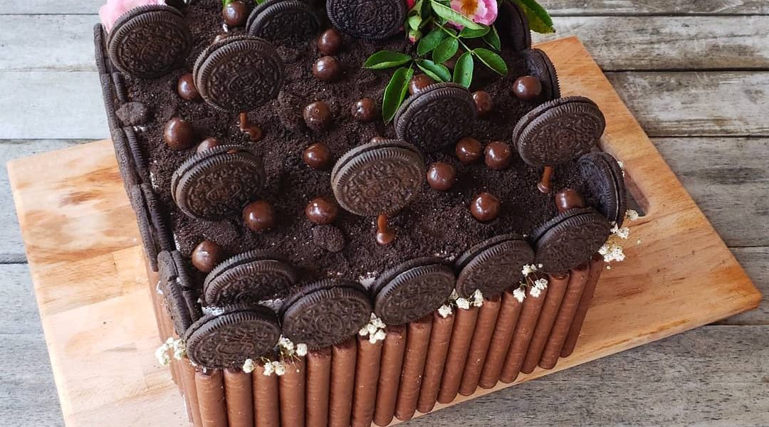 Oreo Garden Cake