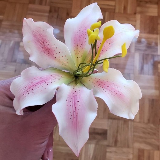 Gumpaste Lily